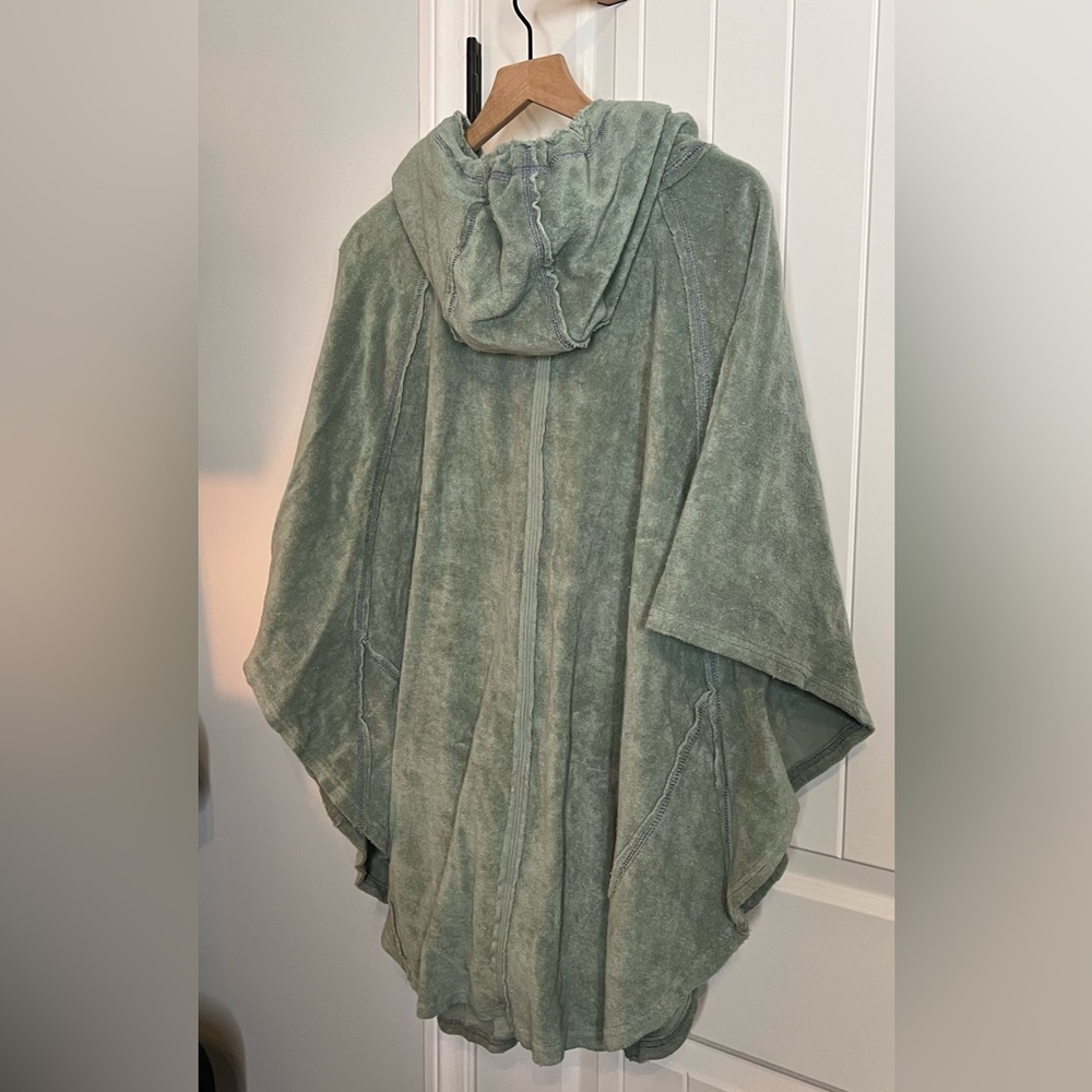 Free People zip pancho. - Picture 3 of 5